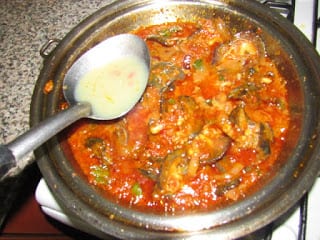 Adding snail stock to tomato stew